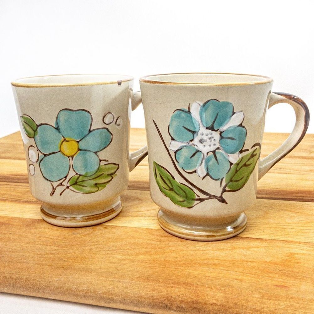 Pair Vintage Sunnycraft Sunny Collection Floral Stoneware Pedestal Coffee Mugs